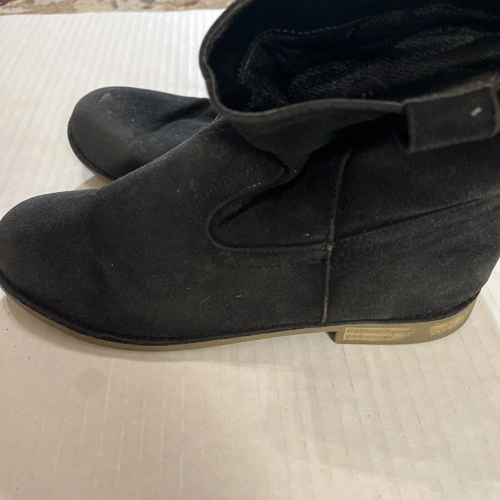 PLACE Girls size 3 Black Faux Suede Booties